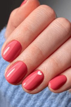 Vday nails short with pink or red nail designs are everything you need for February. These Valentine’s Day nail art designs are fresh, fun, and easy to recreate. Check it out and nail your mani goals! Nails Valentines Day Short, Vday Nails Short, Valentines Nails Oval, Valentines Nails Medium, Valentines Nails Xo, French Tip Valentines Nails, Oval Valentines Nails, Long Valentines Nails, Valentines Gel Nails Ideas