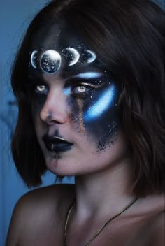 Night Goddess Makeup, Full Moon Makeup, Moon Goddess Costume, Eras Makeup, Celestial Makeup, Cosmic Makeup, Goddess Makeup