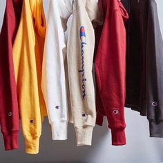 Champion tones Champion Aesthetic, White Jeans Men, Trendy Hoodies, Outfits Streetwear, Clothing Vintage, Vintage Hoodies, Cute Comfy Outfits, Baggy Pants