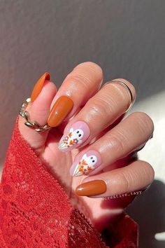 Halloween Nail Designs On Short Nails, Boho Ghost Nails, Girly Ghost Nails, Ghost And Flower Nails, October Almond Nails Ideas, Flower Ghost Nails, Ghost Flower Nails, Nasa Nails, Spooky Nails Short