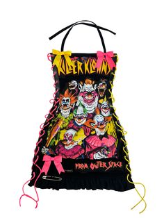 Your fave dress but with an Horror touch 🔪🤡🩸 These semi stretchy dresses are made from vintage reworked tees. Perfect Halloween dress for your parties. PLEASE NOTE: This collection is handmade from reworked printed t-shirts, there may be small defects in the print and the positioning of each design may vary. SIZE CHART: US SIZE Pilgram Dress, Goth Bday Party, Bimbocore Fashion, Clown Core Fashion, Horrible Outfits, Weirdcore Fashion, Horror Outfits, Zombie Fashion, Punk Dresses