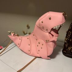 Brand New Never Used Dinosaur Sewing, Dinosaur Purse, Pink Dinosaur, Bags Kate Spade, Bags And Purses, Animal Print Fashion, Tyrannosaurus Rex, Burberry Handbags, Cute Purses