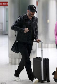 David Beckham Leather Jacket, Cap Style Men, Airport Outfit Men, David Beckham Photos, Jacket Coat Fashion, Inter Miami Cf