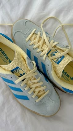 Blue And Yellow Spezial Adidas, Blue And Yellow Sambas, Summer Sneakers 2024, Aesthetic Shoes Photo, Summer Shoes 2024, Gazelle Bold Shoes, Adidas Bold, Sneakers 2024, Looks Adidas