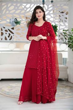 Sharara Style, Shaurya Sanadhya, Punjabi Dresses, Georgette Suit, Kurtis Design, Kurta With Palazzo, Short Kurtis, Desi Humor, Short Kurta