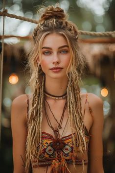 The Best 20+ Hippie Hairstyles For Women (Detailed Gallery) | 20+ Fabulous & Aesthetic Hippie Hairstyles | Hippie Hair Ideas Bohemian Twists, Partial Dreads, Dread Hair, Braided Half Updo, Look Boho Chic, Hippie Culture, Hippie Hair, Dreadlock Styles, Updo Styles