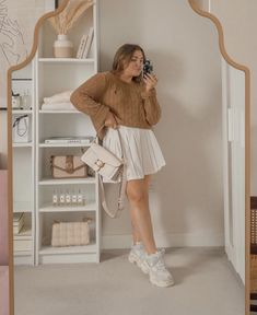 Curvy Light Academia Fashion, Midsize Romantic Fashion, Light Academia Outfit Plus Size, Baguio Ootd Ideas, Preppy Outfits Plus Size, Plus Size Romantic Outfits, Preppy Plus Size Outfits, Plus Size Light Academia, Outfits Invierno Curvy