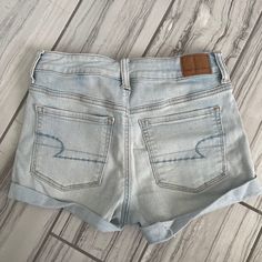 Worn Once At Most (They Don’t Fit Me) No Flaws (Basically Brand New) American Eagle Jean Shorts, Outfit Styles, Shorts American Eagle, White Jean Shorts, Jean Short, American Eagle Shorts, Fairytale Art, Jeans For Short Women, Shorts Jeans