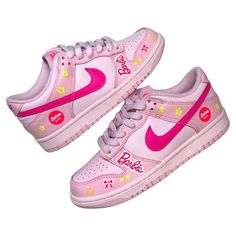 These Barbie Mattel Nike Dunk Concept inspired sneakers are hand-painted by Reed Revesz. They are the perfect accessory for any Barbie fan. Reed Revesz sneakers are custom made and typically take between 2-4 weeks to produce if we do not have your size in stock. We currently have a size 7.5 women's which is the same as size 6 youth. Reed.Revesz Biography: After 24 years as Miami-Dade Police's Forensic Artist, Samantha Steinberg and her nephew, Hudson Revesz, decided to start a custom sneaker com Forensic Artist, Concept Sneakers, Mid Heel Ankle Boots, Painted Nikes, Princess Toys, Barbie Shoes, Barbie Mattel, Baskets Nike, Girly Accessories