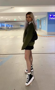 Stockings With Converse, Plaid Skirt Sneakers Outfit, Skirt Outfits Converse, Converse Run Star Hike Outfit Skirt, Grunge Converse Outfit, Converse Outfit Korean, Tennis Skirt With Tights, Skirt Converse Outfit, Skirt And Converse Outfit