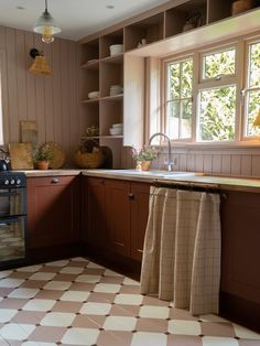 Interior Paint Finishes, Bungalow Kitchen, Bungalow Renovation, Kitchen Walls, Period Property, Brown Kitchens, French Country Kitchen, Interiors Dream