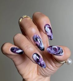 Purple swirl nails Punk Nails, Purple Nail Designs, Gel Nails Diy, Simple Gel Nails, Vibrant Nails, Gel Nail Designs, Dream Nails