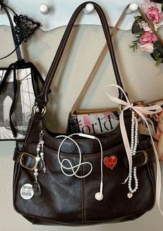 Jane Birkin inspired bag Twilight Dr, Inside My Bag, What In My Bag, Jane Birkin, Bags Aesthetic, Pretty Bags, Essential Bag, Mode Inspo, 가을 패션