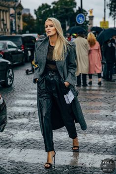 Italian Street Style, Mantel Styling, 2020 Street Style, Paris Mode, Street Style Paris, Nyc Fashion, Mode Inspo, Street Style Inspiration