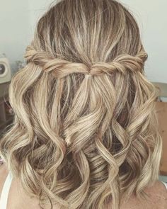 Prom Braid, Graduation Hairstyles, Up Dos For Medium Hair, Updos For Medium Length Hair, Peinados Fáciles Para Cabello Corto, Half Updo