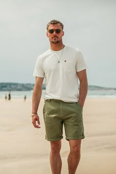 Mens Tan Chinos Outfit, Mens Holiday Outfits Summer, Rich Dubai, Uk Outfits, Daytime Outfits, Holiday Fits, Men's Summer Outfit, Holiday Clothes, Mens Summer Outfits