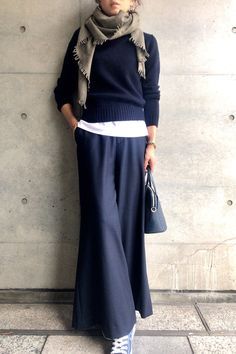 Mode Edgy, Mode Over 50, Japanese Minimalist Fashion, Minimalist Moda, Mode Boho, Layered Fashion, 가을 패션, Japan Fashion, Fashion Mode