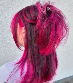 Purple And Magenta Hair Highlights, Hot Pink Hair With Light Pink Highlights, Hot Pink Streaks In Brown Hair, Pink Calico Hair, Short Hair With Pink Highlights, Purple Hair With Pink Highlights, Hot Pink Highlights In Brown Hair