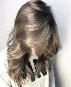 Blond Beige, Babylights Hair, Balayage Ombré, Wavy Hairstyles, Trendy Hair Color, Hair Color Highlights, Wedding Beach, Ombre Hair Color, Long Wavy Hair