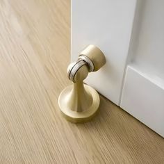 a close up of a knob on a door