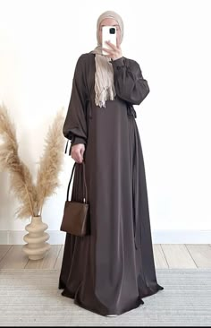 Abaya Fashion Modern, New Abaya Design, Burqa Design, Modest Muslim Fashion, Stylish Abaya, Muslimah Fashion Casual, Islamic Fashion Dresses, Abaya Design