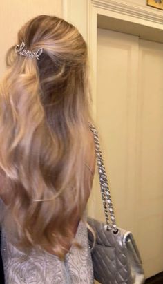 Silver Dress Outfits, Summer Dilaurentis, Stargirl Aesthetic, Bag Guess, Aesthetic Party, Girls Braids, Beautiful Long Hair, Silver Dress, Homecoming Hairstyles