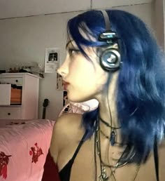 Blue Hair Aesthetic, Dyed Hair Blue, Dark Blue Hair, Hair Streaks, Pretty Hair Color, Hair Stylies, Haircut And Color, Dye My Hair, Hair Dye Colors