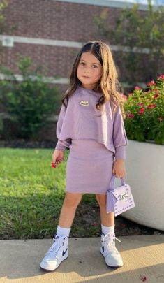 Kids Spring Fashion 2024: Top Outfits for School & Stylish Photoshoots Dress Design Indian, Baby Girl Winter Outfits, Girl Winter Outfits, Summer Dress Design, Vestidos Sport, ليلو وستيتش, Girls Winter Outfits, Designer Summer Dresses