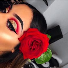 Red And Gold Eyeshadow Looks For Quince, Gold And Red Eye Makeup, Gold And Red Makeup Looks, Gold And Red Eyeshadow, Red Eyeshadow Looks, Red Eyeshadow Makeup, Quinceanera Makeup, Make Up Gold