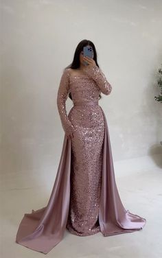 Rose Gold Gowns Elegant, Rose Gold Sequin Dress Long, Rose Gold Glitter Dress, Gold Sequin Dress Long, Fish Cut Gown, Nude Prom Dresses, Rose Gold Prom Dress, Arab Girl, Glitter Party Dress