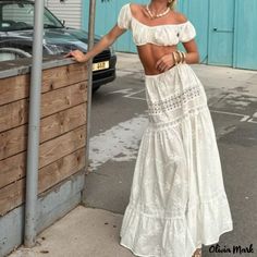 Olivia Mark - Elegant Lace-Trimmed Blouse with High-Waisted Pants Pizza Bianca, Date Outfit Ideas, Stitching Dresses, European Summer Outfits, Europe Outfits, Cottagecore Fashion, Set Outfits, Outfit Ideas Fashion, Date Outfit