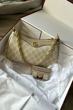 Gucci Ophidia purse handbag and card wallet beige and white Chanel Shoes Outfit, Gucci Bags Handbags, Gucci Ophidia Bag, Lux Fashion, Handbag Card, Trendy Purses, My Style Bags, Luxury Bags Collection, Gucci Purse