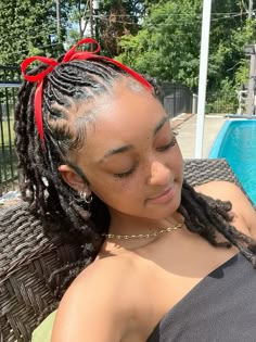 Back To School Dread Loc Hairstyles, Loca Hairstyles For Black Women, Loc Styles With Bow, Prom Hairstyles Locs, Locs Hairstyles Ponytails, Lox Hairstyles, Locs Short, Cute Dread Hairstyles, Loc Sizes