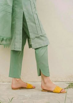 Trouser Pants Pattern For Women, Trouser Designs Pakistani, Trouser Pants Pattern, Women Trousers Design, Salwar Pants, Womens Pants Design, Nikkah Dress, Lace Dress Design, Simple Kurta Designs