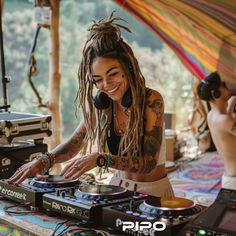 #photography #pipocrea Manifest Career, Travel Visionboard, Pagan Life, Rainbow Gathering, Hey Ya, Life Vibes, Big Box Braids, Big Box Braids Hairstyles, Boho Mode