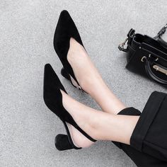 Kasut Pengantin, Thick Heel Shoes, Black Shoes Heels, Low Heel Pumps, Suede High Heels, Black Pumps Heels, High Heels Shoes, Black High Heels, Thick Heels