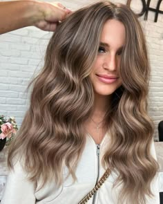 Brown Hair Balyage, Sandy Brown Balayage, Baby Lights Hair, Sandy Brown Hair Color, Natural Light Brown Hair, Sandy Brown Hair, Hair Lights, Blond Beige, Sandy Blonde Hair