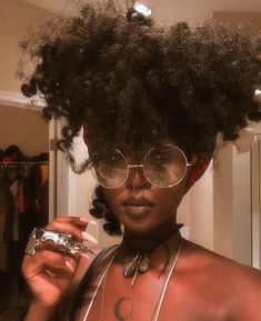 Pelo Afro, Afro Punk, Short Hairstyle, Hair Reference, Grunge Hair, Aesthetic Hair, Black Is Beautiful, Bronx, Girl Hairstyles