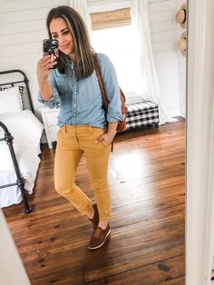 Mustard Yellow Pants Outfit, Mustard Yellow Pants, Colored Pants Outfits, Mustard Outfits