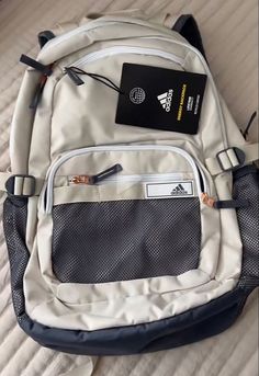 Stylish School Bags, School Bag Essentials, Backpack Essentials, Adidas Backpack, Inside My Bag, Essential Bag, 가을 패션