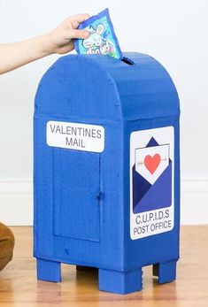 From Pikachu to Starbucks and beyond, we've got Valentine's Day mailbox ideas you need for an unforgettable party. For those who appreciate a more literal touch, check out this USPS-inspired mailbox... box! Diy Valentine Mailbox Ideas, Diy Valentine's Mailbox, Classroom Valentines Party, Girls Valentines Boxes, Diy Valentines Box, Valentine Boxes For School, Kids Valentine Boxes, Valentine Card Box