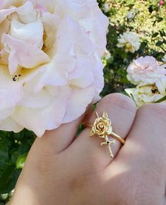 This beautiful ring is a symbolism of the  healing rose of Venus. The healing rose of Venus reminds us to come back to our roots, our divine feminine and masculine energy and soak in the energy of love. Roses have the highest frequency amongst any other flower.  The saying "Healing rose of Venus" symbolizes love, passion and trust, it's a reminder to trust in the process of life and our ever changing nature. The healing rose of Venus encourages us to staying dedicated to living a life that's ali Venus Eat Fleur, Feminine Flower-shaped Jewelry With Rose Design, Adjustable Rose Flower Ring, Spiritual Rose Gold Flower Pendant Necklace, Venus Et Fleur Red Roses, Venus Jewelry, Bridesmaid Gifts Jewelry, Rose Ring, Healing Jewelry