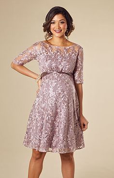 Luxurious lilac lace Girly Blouse, Pregnant Party Dress, Formal Maternity Dress, Lace Maternity Dress, Tiffany Rose, Dress Lilac, Pregnancy Style, Pregnant Wedding, Pregnant Wedding Dress