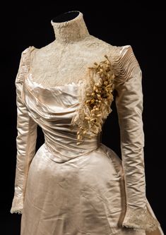 Silk satin wedding dress by Mrs O’Donovan of New York, 1900. 1900 Wedding Dress, Wedding Dress Silk Satin, Satin Wedding Dress Ballgown, Satin Wedding Dress Simple, 1900 Dress, Wedding Dress Silk, Fashion Museum, Bridesmaid Dresses Satin, Museum Fashion