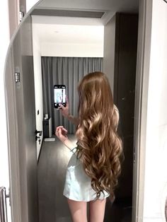 Long Lush Hair, Long Pretty Hair Aesthetic, Long Hair Chocolate Brown, Long Luscious Brown Hair, Long Layered Hair Aesthetic, Extremely Long Hair Aesthetic, Natural Layers For Long Hair, Long Light Brown Hair Aesthetic, Good Hair Aesthetic