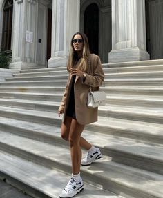 Best New Balance, Adrette Outfits, Trainers Outfit, Sneaker Outfits Women, Outfit Chic, Sneakers Looks, Looks Street Style, Outfits For Women