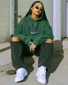 Swag Outfits For Girls, Streetwear Fashion Women, Hoodie Outfit, Swaggy Outfits, White Nike, Tomboy Fashion