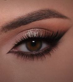 Brown Prom Eyeshadow, Eyeshadow Smokey, Homecoming Makeup Looks For Brown Eyes, Prom Make Up For Blue Eyes Full Face, Eyeshadow Look For Maroon Dress, Homecoming Makeup For Maroon Dress, Soft Glam Makeup For Brown Eyes, Winter Ball Makeup, Hoco Make Up