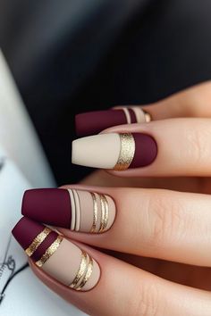 Embrace the beauty of autumn with these 58 fabulous nail styles. Whether you love earthy tones or bold patterns, there’s something for everyone. Tap the link for more fall nail inspiration! Autumnal Nails Burgundy, Nail Fall Designs 2024, Fall Gel Nail Designs 2024, Burgundy And Pink Nail Designs, Maroon Thanksgiving Nails, November Nails Ideas Square, Burgundy Square Acrylic Nails, Fall Nail Designs Coffin Medium, Fall Into Winter Nails