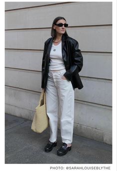 White Jeans Outfit Winter, Effortless Chic Outfits, Jeans Outfit Spring, Jeans Outfit Winter, White Jeans Outfit, Simply Dress, Instagram Feeds, Denim Outfits, Fall Denim